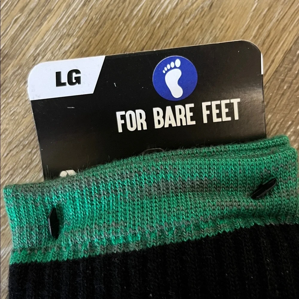 NEW For Bare Feet North Dakota Fighting Hawks Socks Green Size L